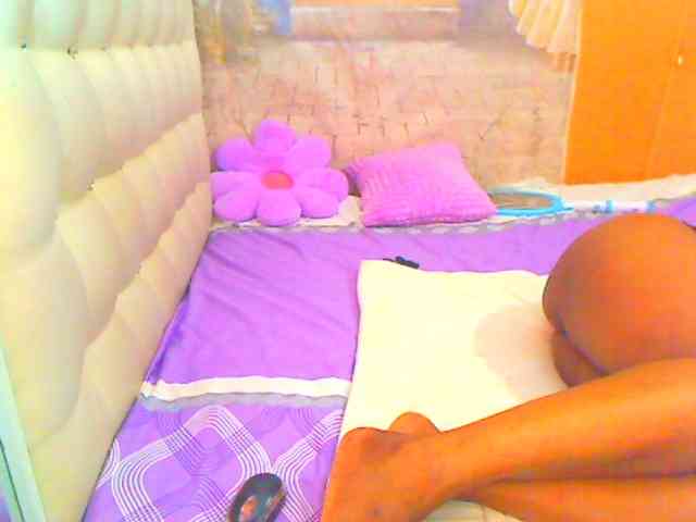 HOTLILLIE webcam