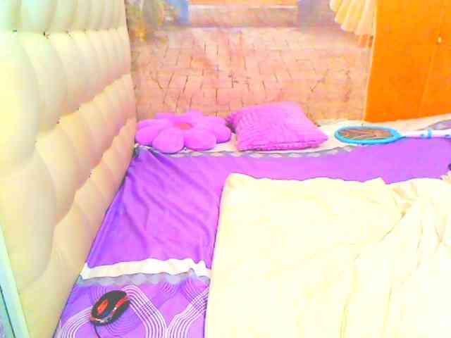 HOTLILLIE webcam