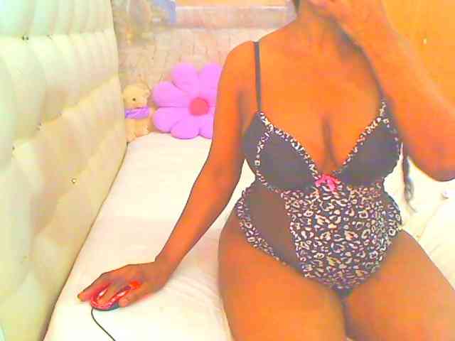 HOTLILLIE webcam