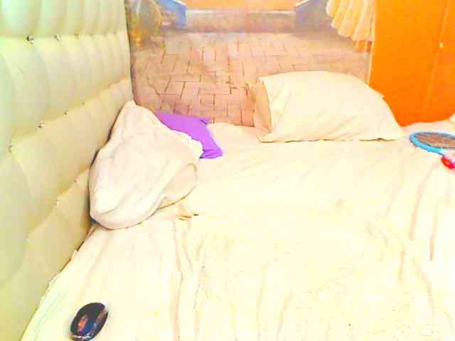HOTLILLIE webcam