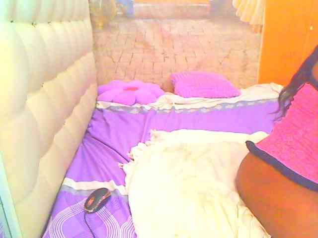 HOTLILLIE webcam