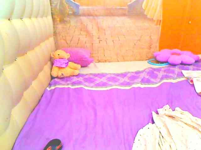HOTLILLIE webcam