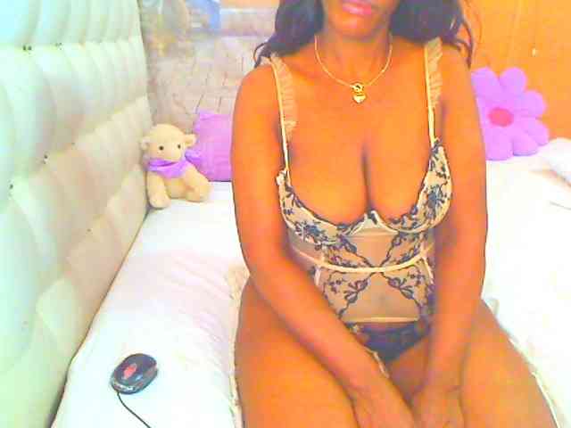 HOTLILLIE webcam