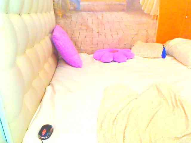 HOTLILLIE webcam