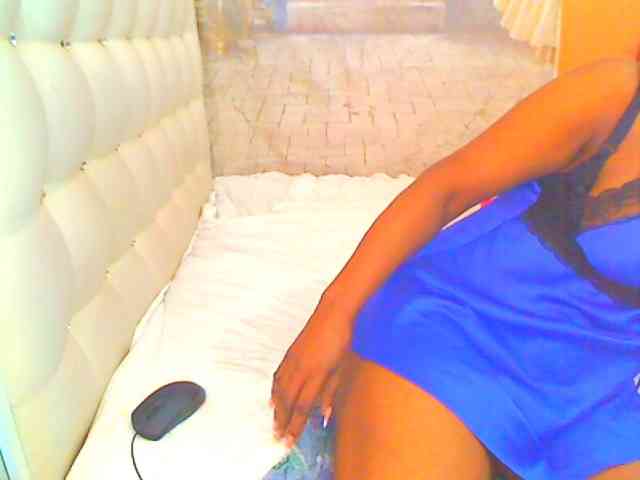 HOTLILLIE webcam