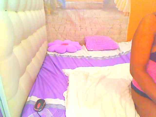 HOTLILLIE webcam