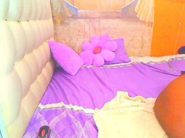 HOTLILLIE webcam
