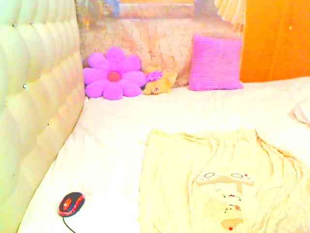 HOTLILLIE webcam