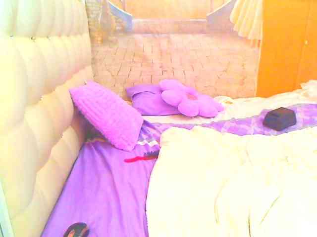 HOTLILLIE webcam