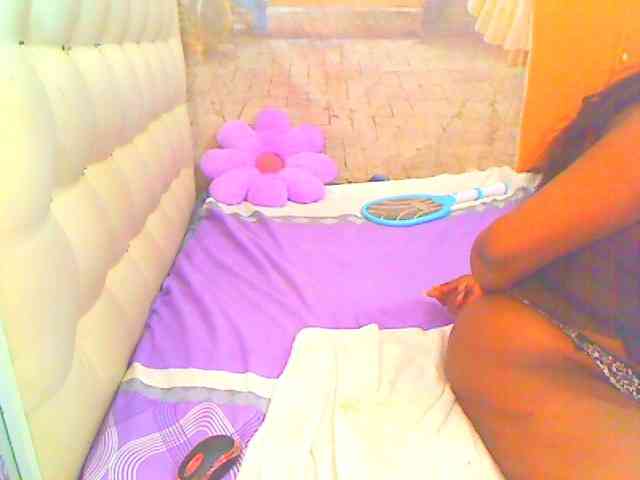 HOTLILLIE webcam