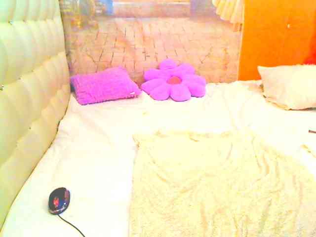 HOTLILLIE webcam