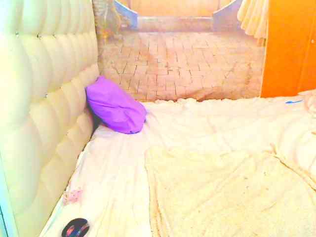 HOTLILLIE webcam