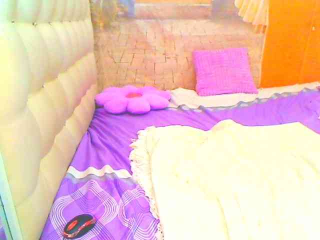 HOTLILLIE webcam