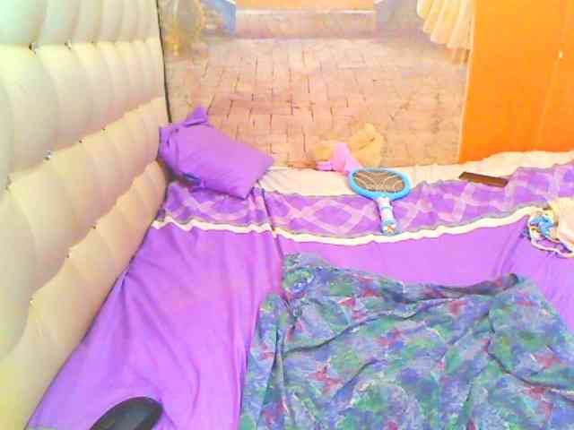 HOTLILLIE webcam
