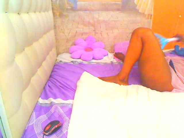 HOTLILLIE webcam