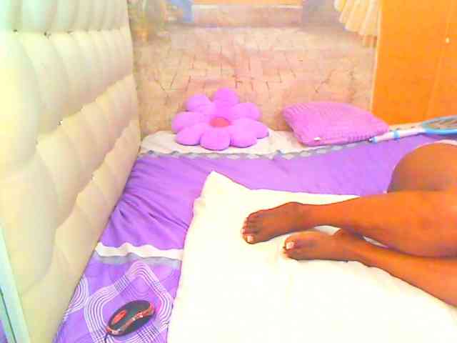 HOTLILLIE webcam