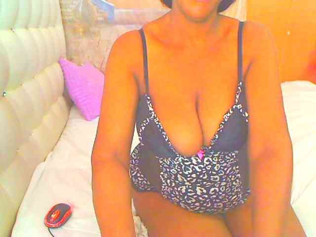 HOTLILLIE webcam