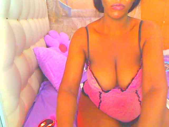 HOTLILLIE webcam