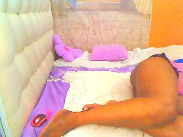 HOTLILLIE webcam