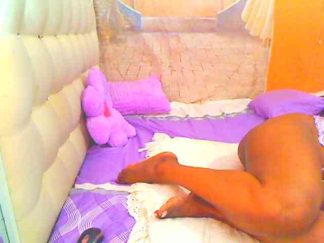 HOTLILLIE webcam