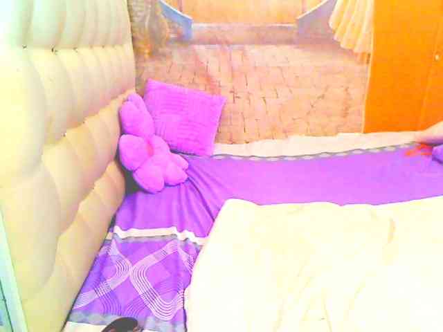 HOTLILLIE webcam