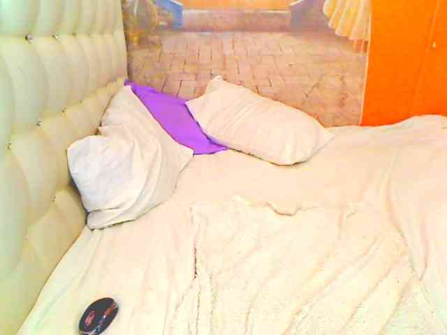 HOTLILLIE webcam