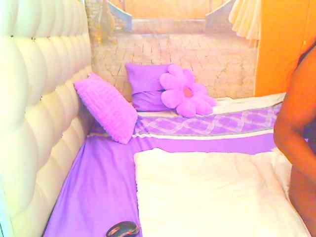 HOTLILLIE webcam
