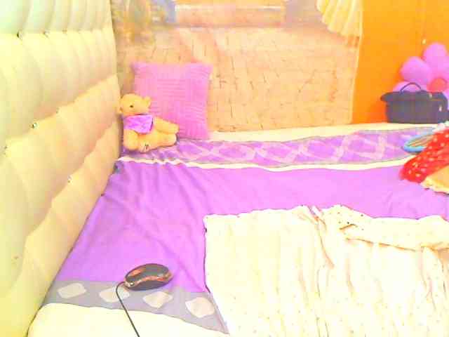HOTLILLIE webcam