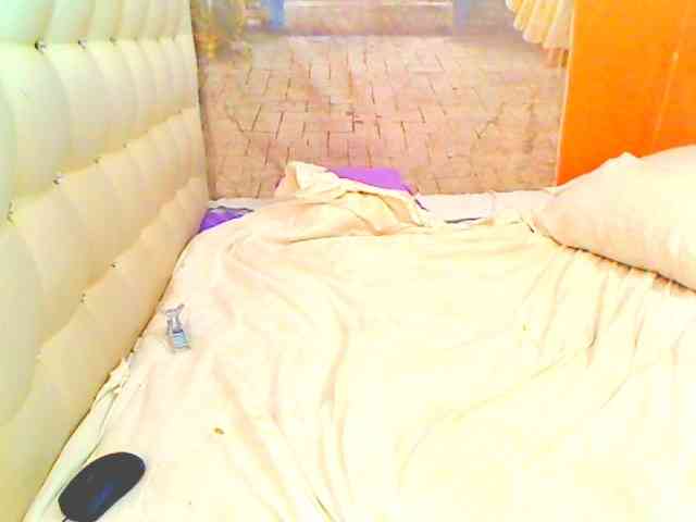HOTLILLIE webcam