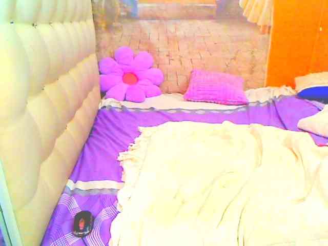 HOTLILLIE webcam