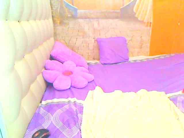 HOTLILLIE webcam
