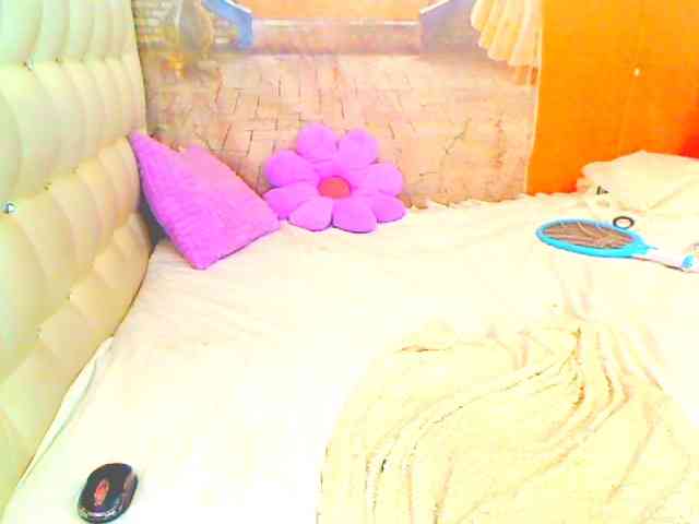 HOTLILLIE webcam