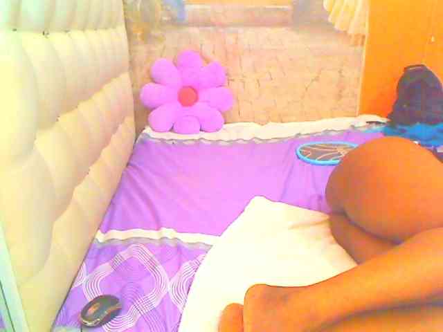 HOTLILLIE webcam