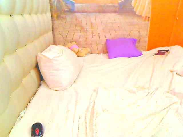 HOTLILLIE webcam