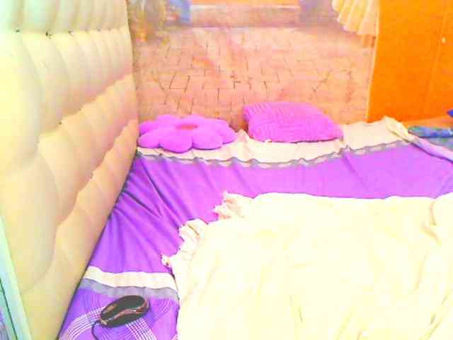 HOTLILLIE webcam
