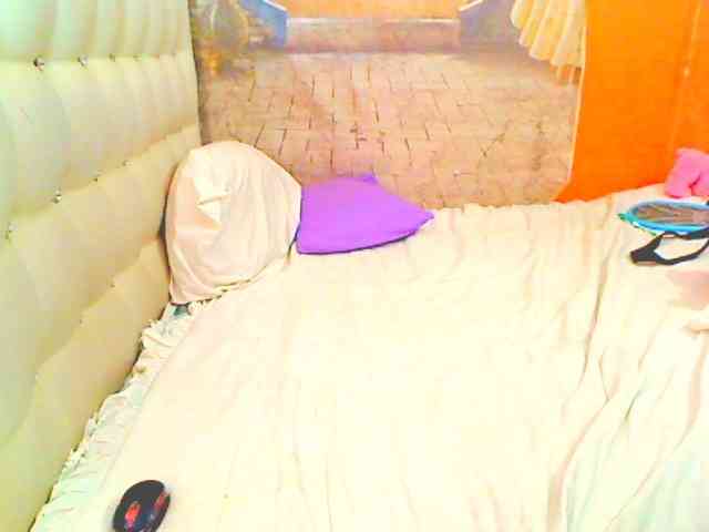 HOTLILLIE webcam