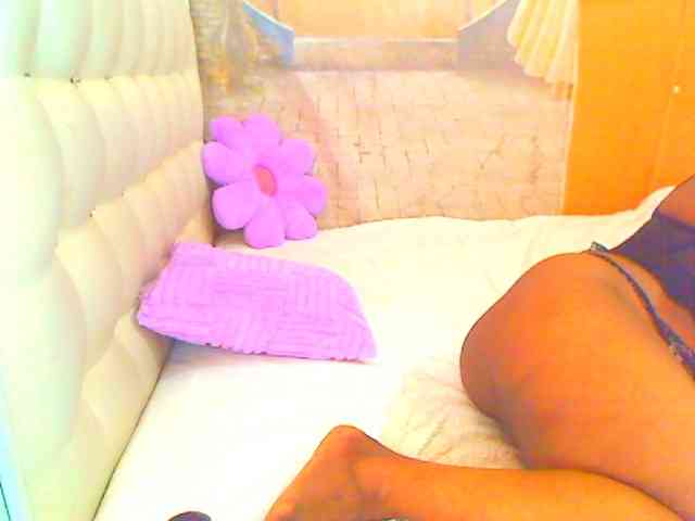 HOTLILLIE webcam