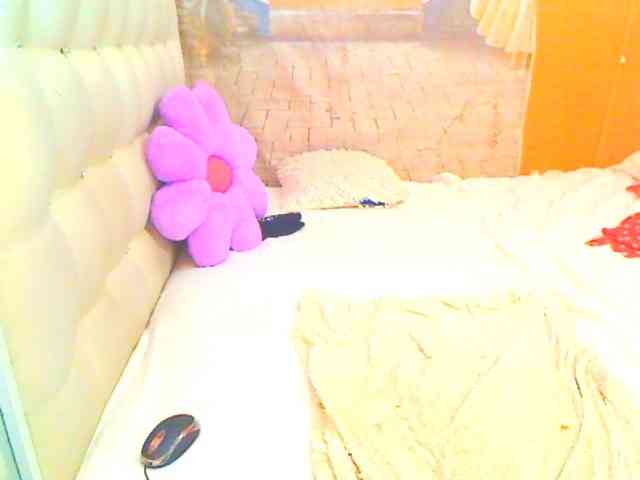 HOTLILLIE webcam