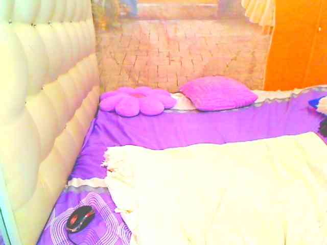 HOTLILLIE webcam