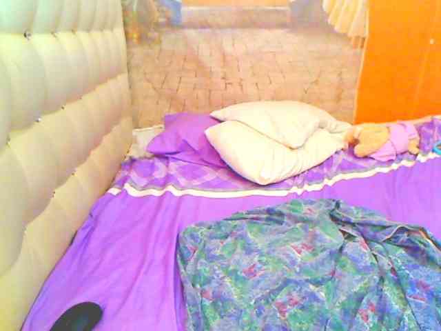 HOTLILLIE webcam