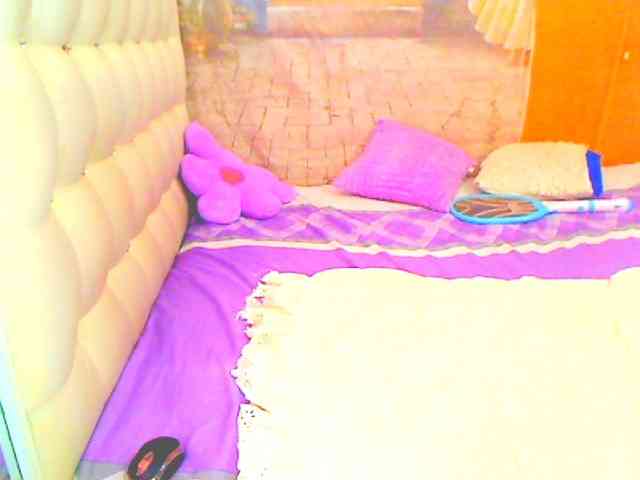 HOTLILLIE webcam