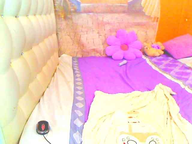 HOTLILLIE webcam