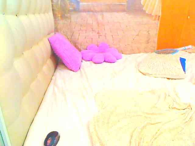 HOTLILLIE webcam
