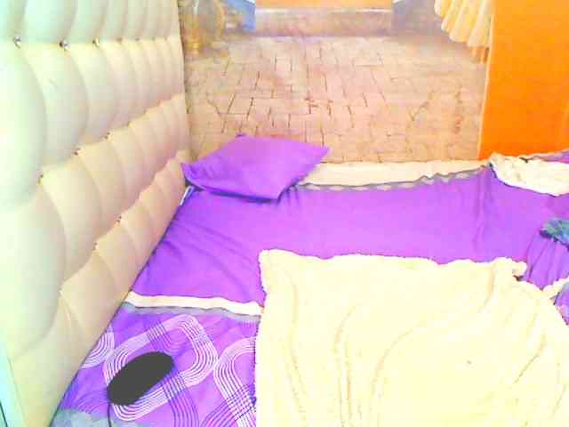 HOTLILLIE webcam