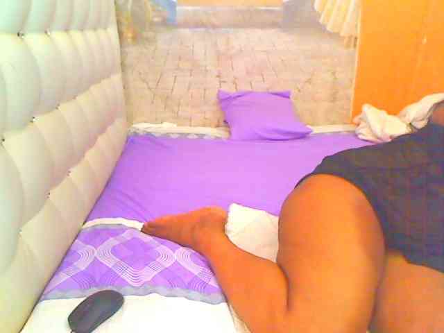 HOTLILLIE webcam
