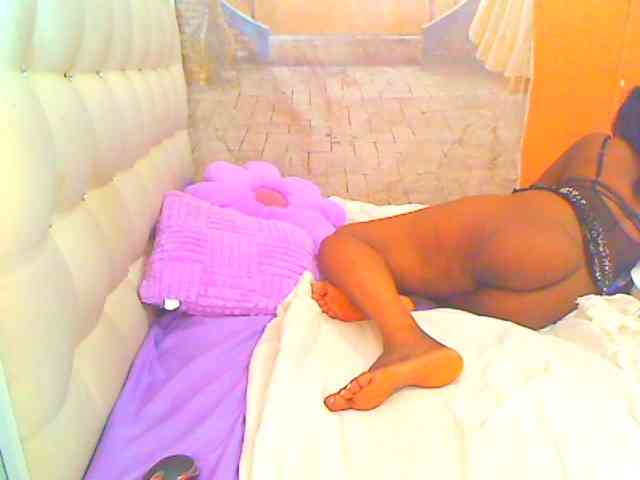 HOTLILLIE webcam