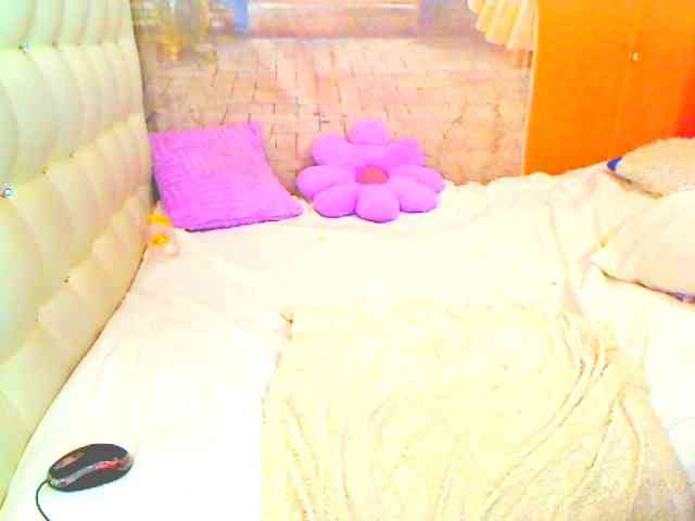 HOTLILLIE webcam