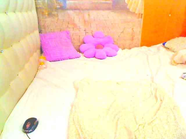 HOTLILLIE webcam