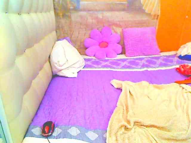 HOTLILLIE webcam