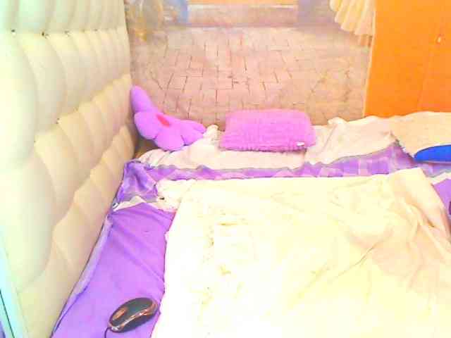 HOTLILLIE webcam